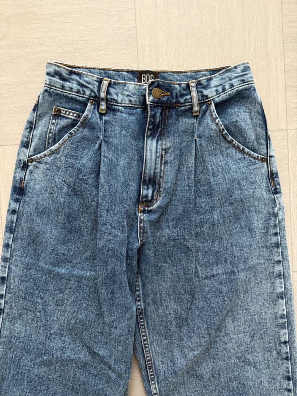 Urban Outfitters BDG Mom Jeans - Picture 2 of 5